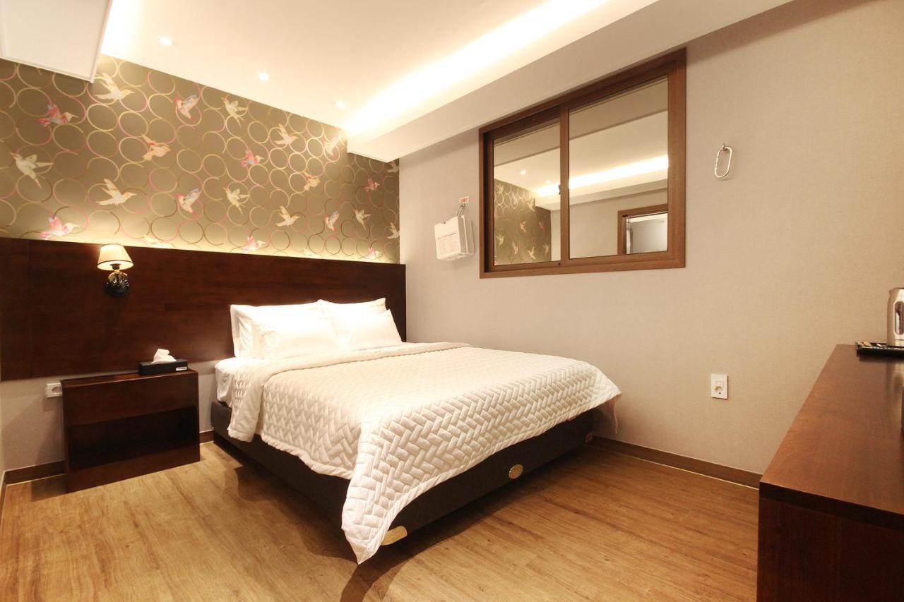 Hotel Momo Puszan Kültér fotó